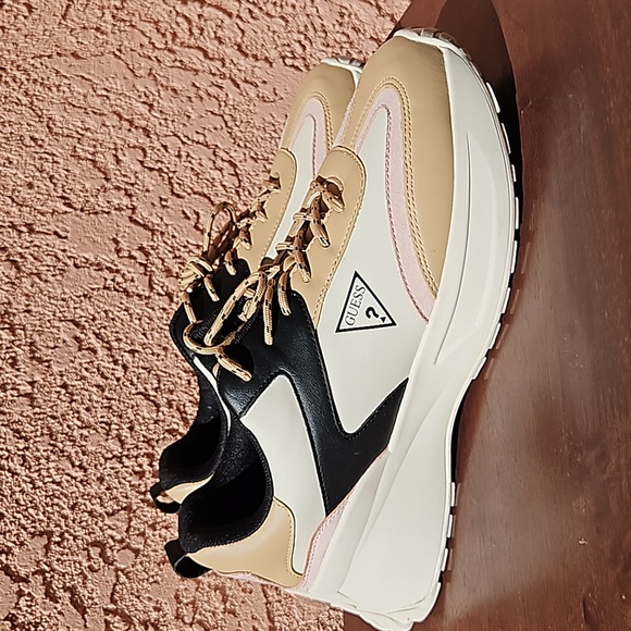 Guess Goust white tan sneakers tennis shoes size 10 - Picture 1 of 14